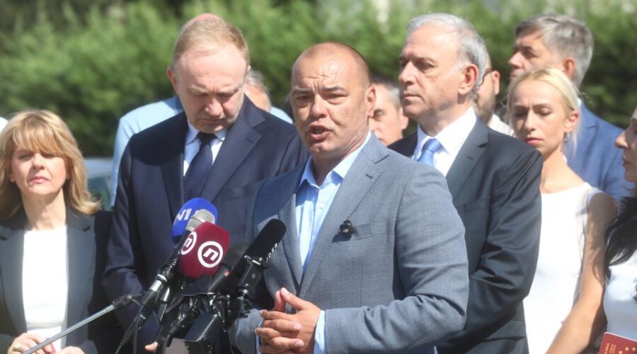 Ponoš rekao da se neće povući sa izbora u korist Studentske liste, a Ješić dodao: “Guramo dalje”