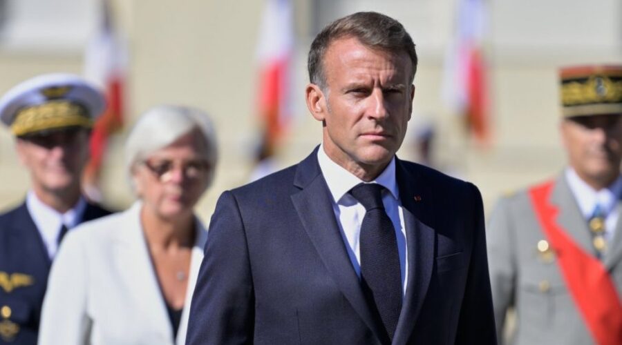 Makron zatražio od vlade potpunu mobilizaciju zbog snabdevanja i cena goriva