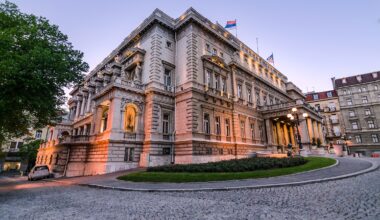 Još jedna milijarda napušta budžet pred izbore: Nova pomoć Šapiću da ne ostane nelikvidan iz nepoznatih razloga