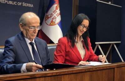 Majkama dve državne mere: Sa decom do godinu da mogu kupiti seosku kuću