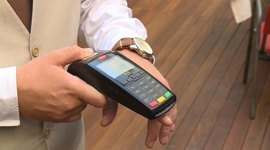 Još 11.000 malih biznisa i institucija u Srbiji može da dobije besplatan POS terminal