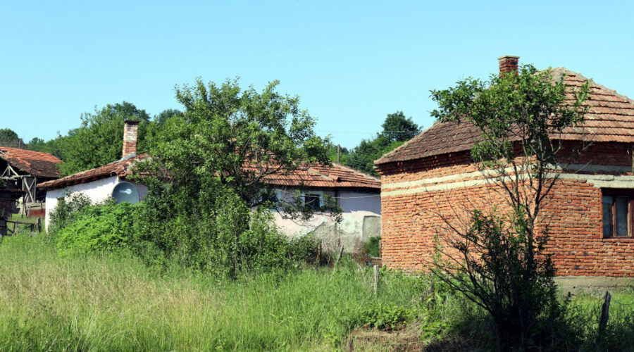 Majke dece do godinu dana mogu da koriste dve državne mere za kupovinu seoske kuće