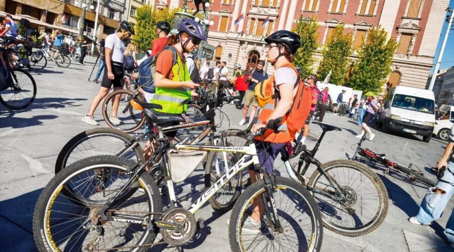 Studenti u kampanji na biciklima, zašto je zvaničnik Nestorovićeve stranke išao kod brata predsednika