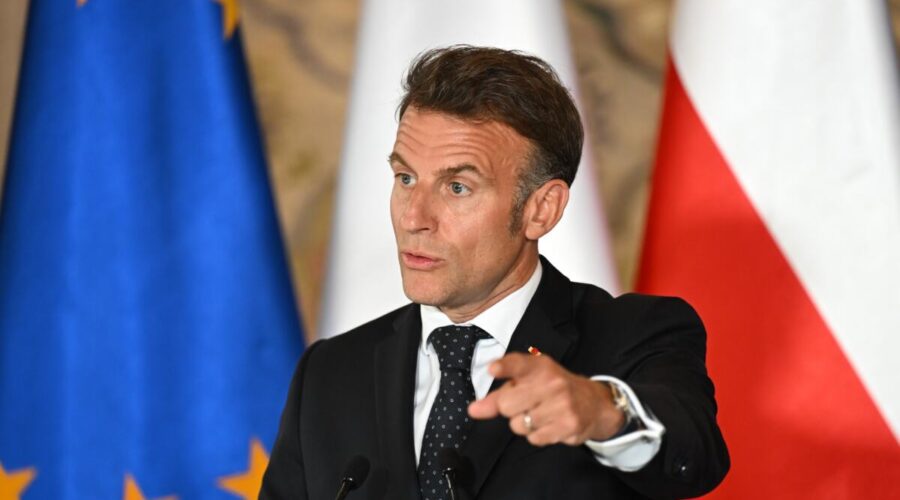 U Parizu danas sastanak Makrona sa liderima stranaka: U Jelisejsku palatu stižu Atal, Le Pen, Melanšon… Tema – posledice sukoba širom sveta