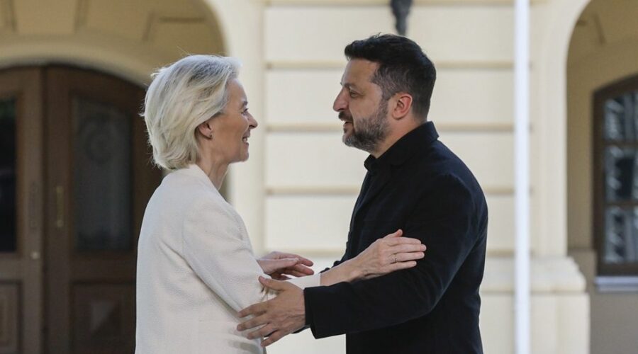 Ursula fon der Lajen:EU će isplatiti Ukrajini 3,3 milijarde evra za nabavku raketa i dronova