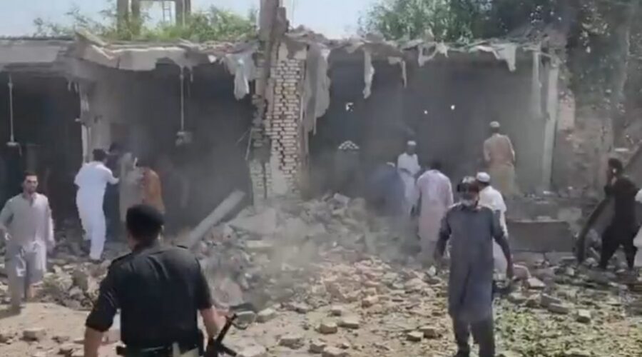 Bombaški napad na džamiju u Pakistanu, poginulo najmanje 17 ljudi