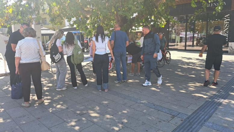 Studenti predstavljaju plan i program na dve lokacije u Leskovcu: Građani se prijavljuju da pruže pomoć u toku izbora