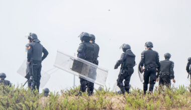 Sukob u Seuti: Policija ispaljivala gumene metke na migrante tokom raščišćavanja plaža