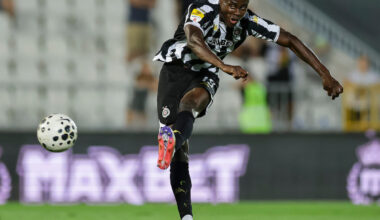 Partizan je favorit, ali i Radnik ima svoje šanse! Kladionice objavile kvote za meč u Surdulici: Da li će crno-beli konačno slaviti?!