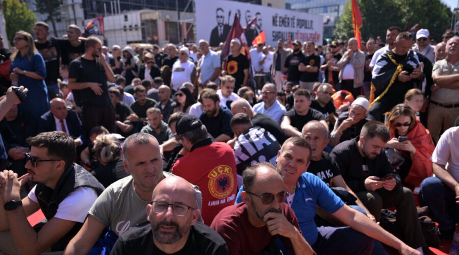 Nastavljeni protesti u Prištini zbog presude bivšim vođama OVK