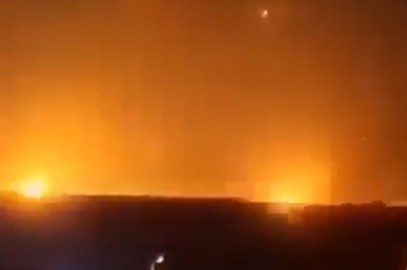 Zavijaju sirene u Rijadu, odjekuju eksplozije širom grada! Napadnuta Saudijska Arabija, Huti dali obećanje Amerima: “Nećemo vas gađati, njih ćemo…” (video)