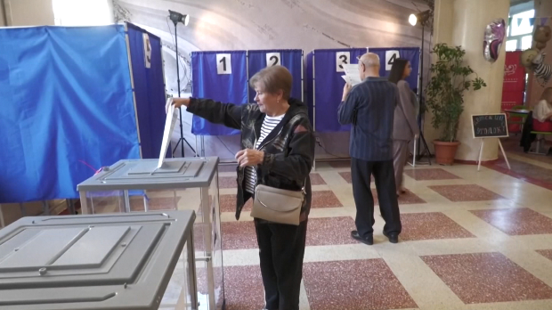 Drugi dan izbora za rusku Državnu dumu – glasalo gotovo 30 odsto birača, Putin optužuje Ukrajinu za ometanje glasanja