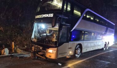 Autobus sa podgoričkim osnovcima udario u stenu kod Mojkovca, više povređenih