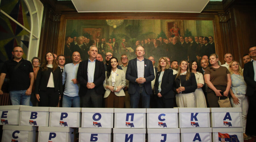 „EVROPSKA SRBIJA – MARINIKA TEPIĆ – ZDRAVKO PONOŠ“ predala potpise RIK-u: Tepić – U najtežem trenutku se ne napušta ono u šta verujete