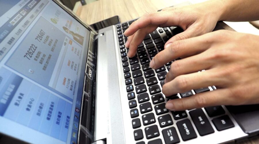 Novi oglasi za posao ukazuju da bi IT-jevci mogli da se vrate u kancelarije