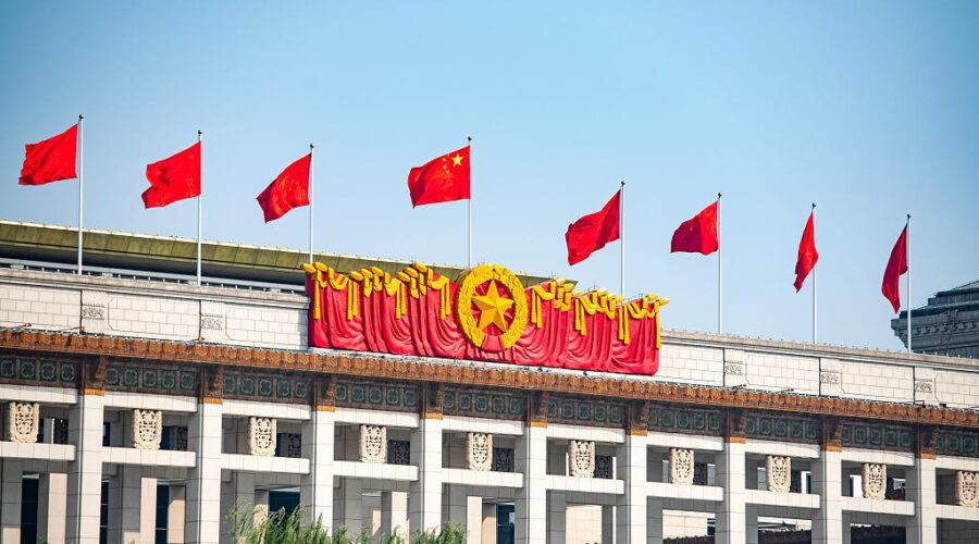 Oštra odluka vlasti u Pekingu: Kina izbacila dvojicu zvaničnika iz partije i vojske zbog kršenja discipline i zakona