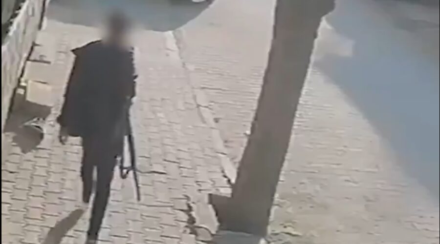 Uhapšen tinejdžer (15) koji je ranio 11 učenika ispred škole: Detalji užasa u Turskoj, ima životno ugroženih