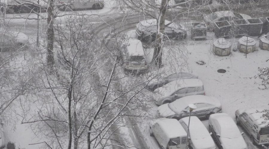Prvi sneg pao na Goliji: Pahulje u septembru