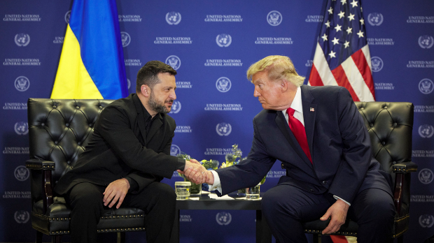 Zelenski Trampu: Razgovor sa Putinom u trilateralnom formatu; Kremlj: Ništa se ne postiže primirjem