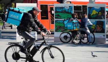 Nova Ekonomija: Šta čeka dostavljače Wolta i Glova – Srbija mora da menja Zakon o radu