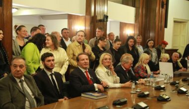RIK sumnja u valjanost potpisa podrške liste Bogoljuba Karića, slede provere