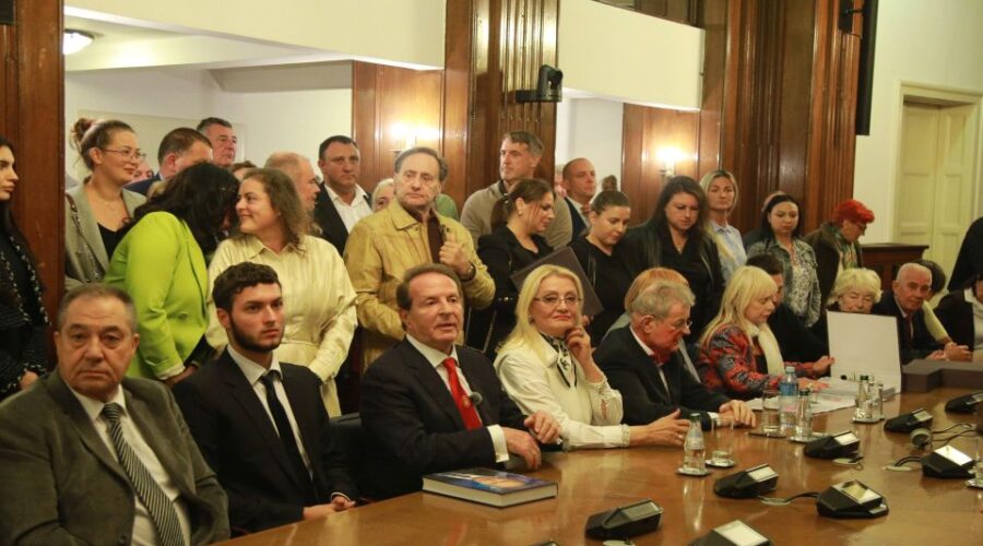 RIK sumnja u valjanost potpisa podrške liste Bogoljuba Karića, slede provere