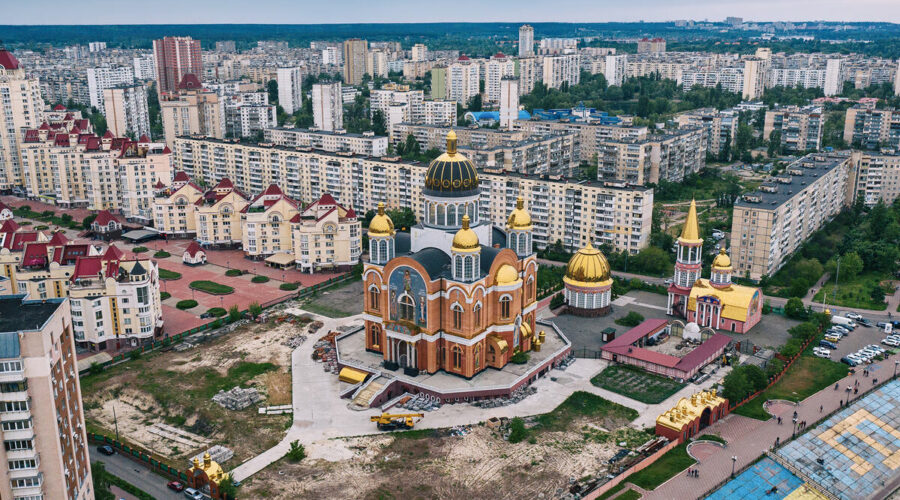 U napadu oštećena crkva u Kijevu stara preko 100 godina! Rusi udarili na prestonicu Ukrajine balističkim raketama i dronovima (foto)