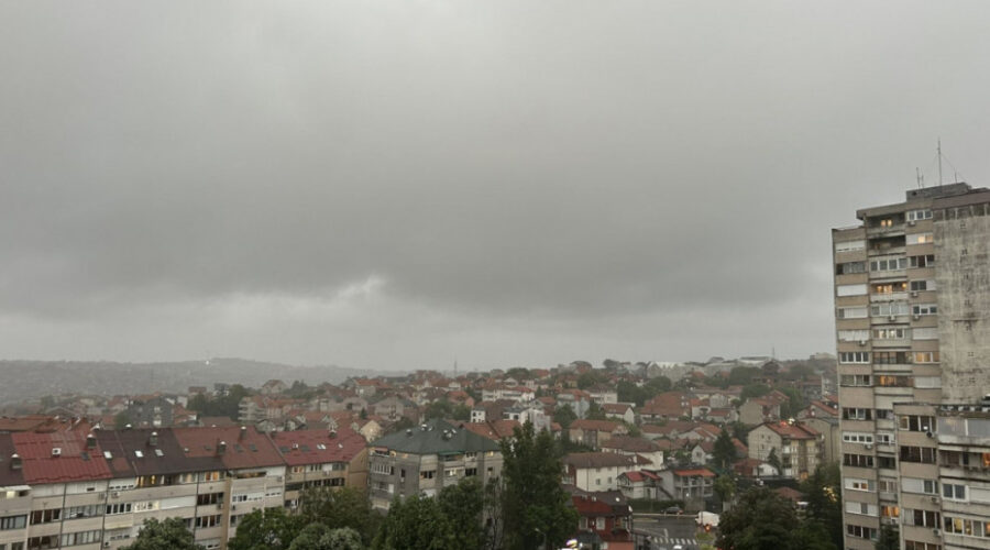 Hladni front stigao u Srbiju: Kiša i zahlađenje, evo kada nam se vraća sunce