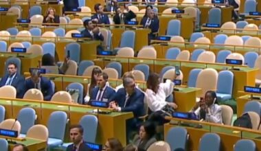 Dvorana se ispraznila prije govora Netanyahua. Vučić ga ostao slušati