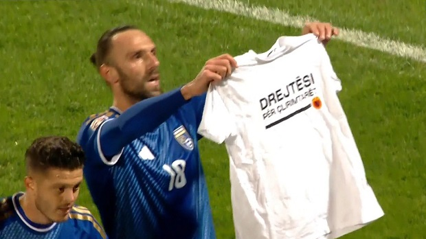 Skandal u Prištini – fudbaler tzv. Kosova podigao majicu s porukom koja slavi OVK