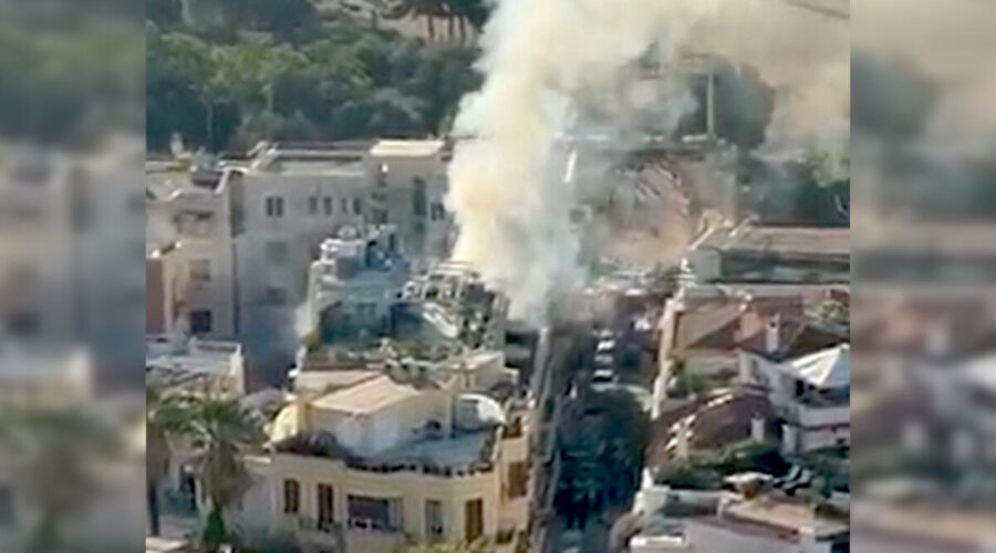 Snažna eksplozija u strogom centru Atine! Jeziv snimak iz vazduha, zgrada se urušila posle detonacije (video)