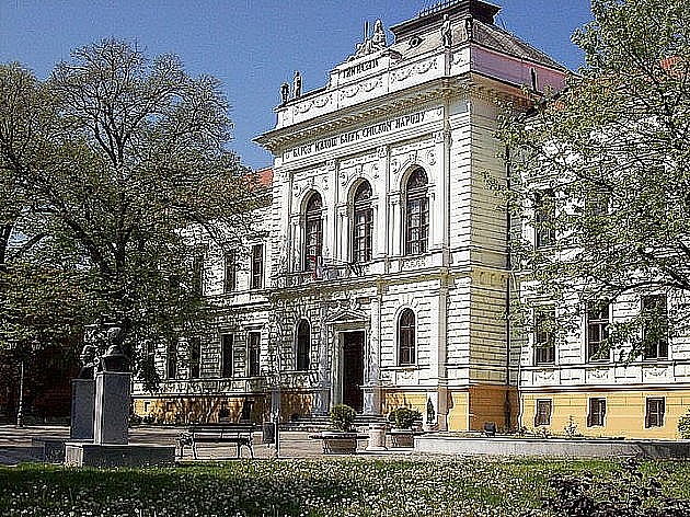 Roditelji Jovinih đaka: Sramotne izjave Ane Brnabić koja je podržala gašenje Jovine gimnazije