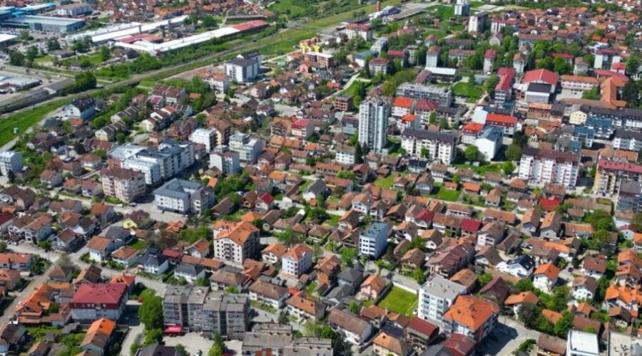 Grafiti mržnje prema Srbima osvanuli u dvorištu škole u Brčkom