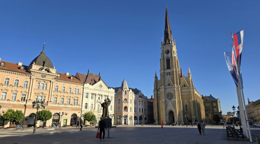 Ujutro ponegde magla. Sutra tokom dana pretežno sunčano, temperatura do 25 stepeni.