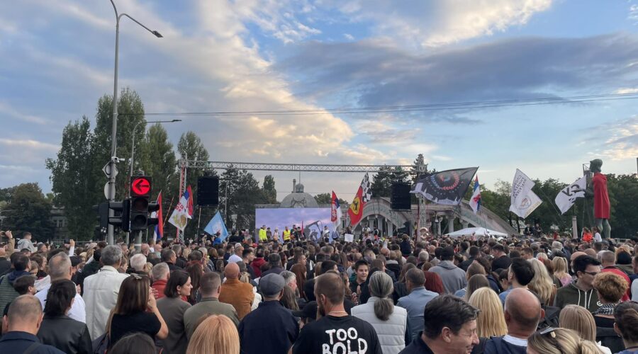 „Čuvari Ustava“ stigli u Kragujevac: Atmosfera je neprepričljiva