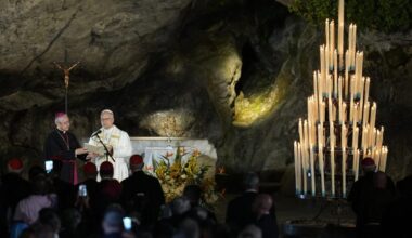 Papa stigao u Lurd, katoličko svetilište na jugu Francuske