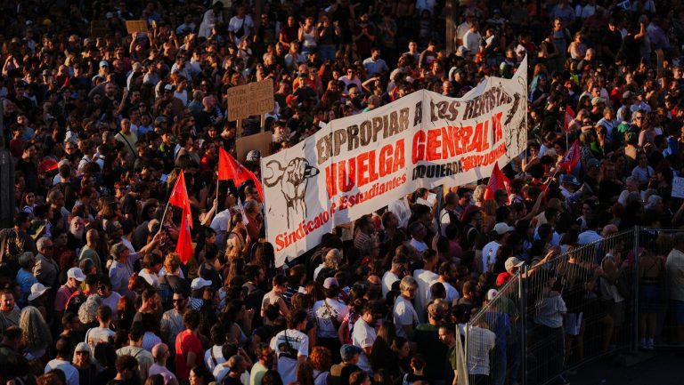 U Madridu protest protiv španske vlade zbog migranata u Seuti