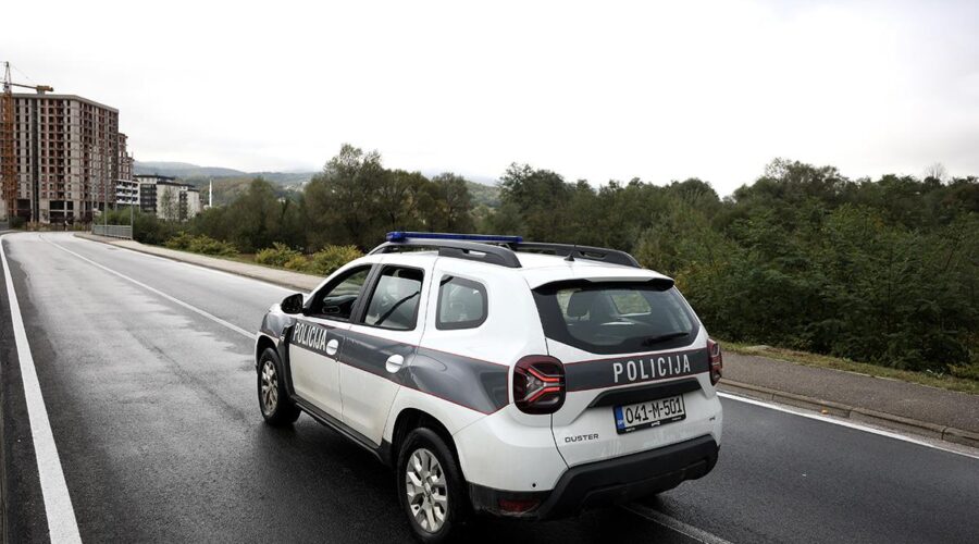 Velika akcija u Tuzli: Policija zaplenila velike količine neobeležene robe