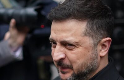 ZELENSKI UŽASNUT TRAMPOVIM REČIMA: Kijev će pasti pod pritiskom sa svih strana!