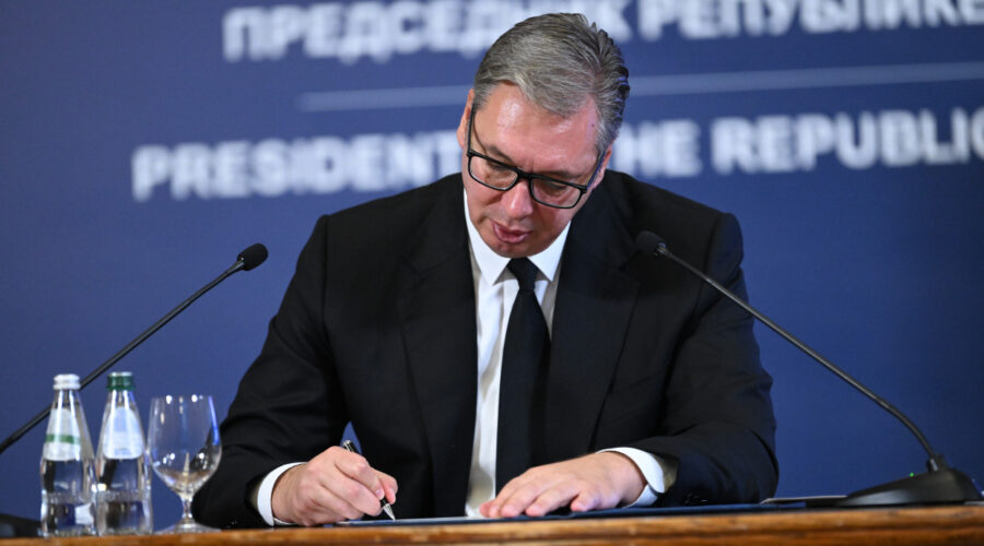 Aleksandar Vučić podneo ostavku na mesto predsednika Srbije: Novo poglavlje je pred nama, za mene je bilo najvažnije da služim svom narodu