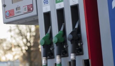 Potpisani prvi ugovori sa naftnim kompanijama za preuzimanje 5.000 tona evrodizela iz državnih rezervi