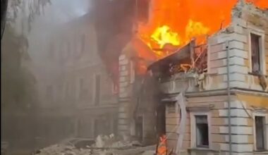 Rusi gađali centar Kijeva, ima mrtvih i ranjenih! Zgrada Akademije nauka razneta dronom, bukti požar, krhotine na sve strane, Zelenski najavio osvetu! (video)