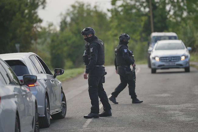 Petorica uhapšenih zbog mogućeg napada na vojnu bazu u Engleskoj pušteni uz kauciju
