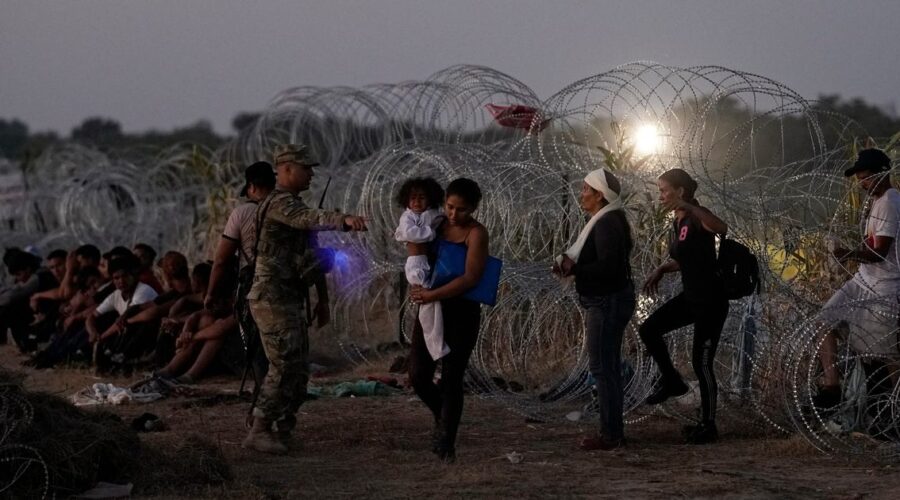 Stručnjaci UN za ljudska prava zabrinuti u vezi sa imigrantima u SAD: „Zaustavite deportaciju u treće zemlje!“