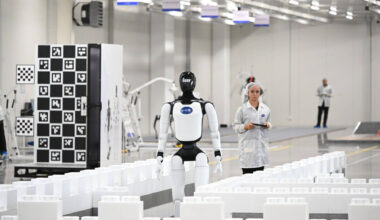 Humanoidni robot košta 98.000 evra. Koliko košta njegov sat rada?