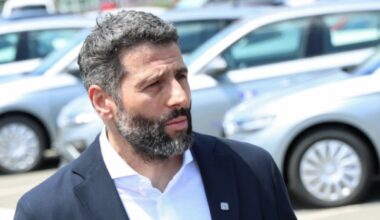 Aleksandar Šapić se fizički sukobio sa odbornicom Pokreta Kreni-Promeni