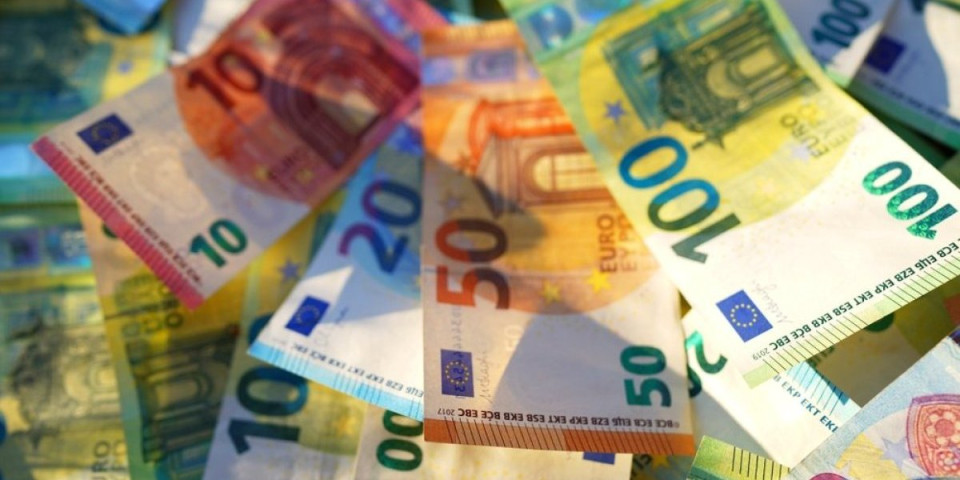 Novčani horoskop za oktobar: Blizanci ne treba da potpisuju ništa važno, a Lavovima se gomilaju troškovi