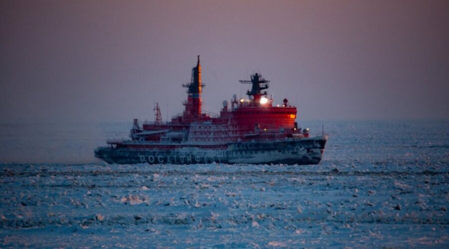 Brodovi Severne flote probili se kroz ledeni Šokaljski moreuz