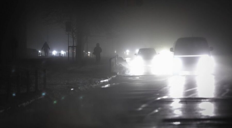 Nestanak struje je nastavljen u Kijevu i susednim regionima nakon napada na električnu mrežu.