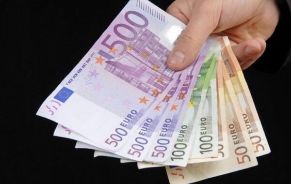 RAZVEDENIM OČEVIMA 500 EVRA MESEČNO: Odluka vlade u Rimu za one koji su ostavili stan bivšoj supruzi